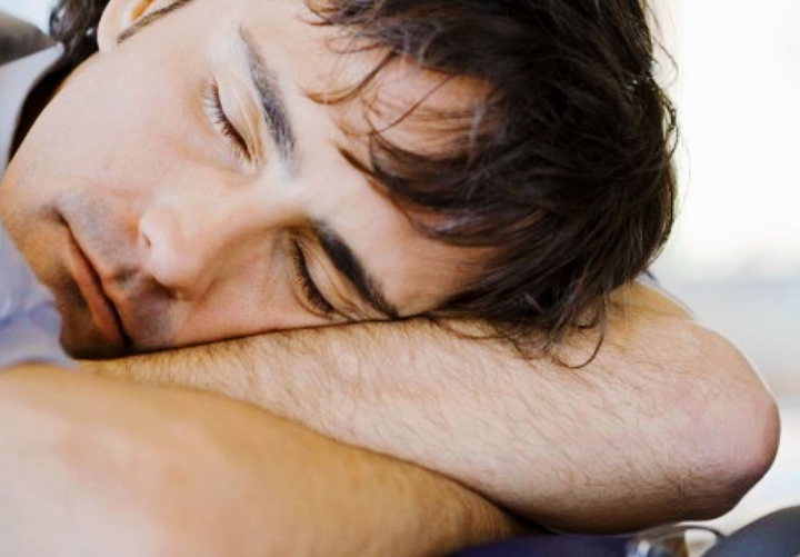 Você sabia que dormir pouco prejudica os olhos?